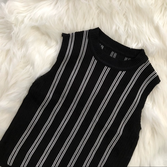 ➕➕ NWOT Black Striped Knit Sleeveless Tank Top - Picture 5 of 6